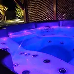 46 Jacuzzi&sauna Apartment *