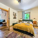 46 Jacuzzi&sauna Apartment *
