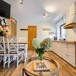 46 Jacuzzi&sauna Apartment Komarno