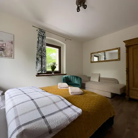 46 Jacuzzi&sauna Komarno