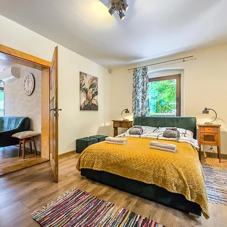 46 Jacuzzi&sauna Apartament *