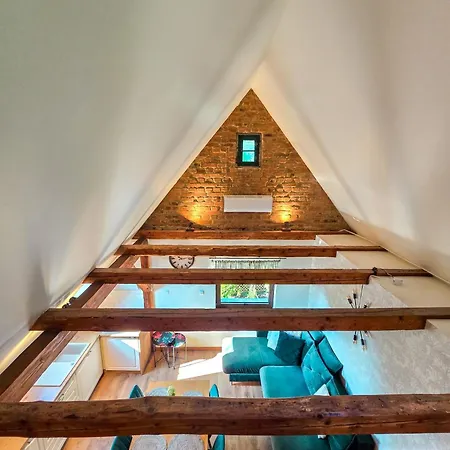 Apartament 46 Jacuzzi&sauna Komarno